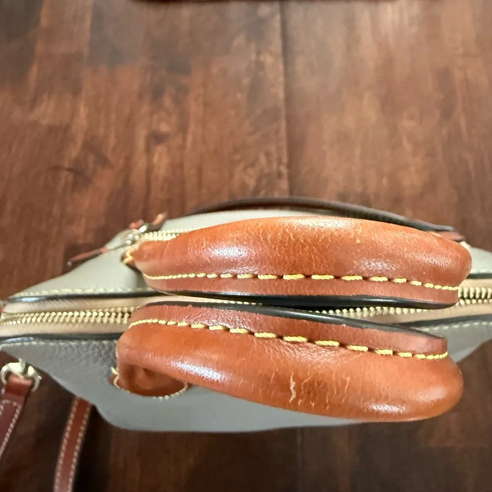 Dooney and Bourke Elegant Gray and Brown tote crossbody Handbag EUC - Picture 5 of 11